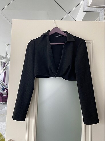 Zara yakalı uzun kollu crop