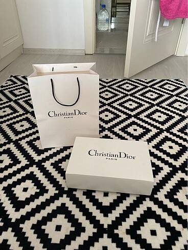 Christian dior karton kutu ve poşet
