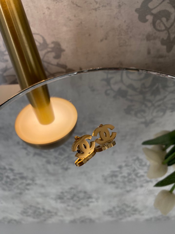 Chanel Altın Renk  Mini Küpe - Görsel 2