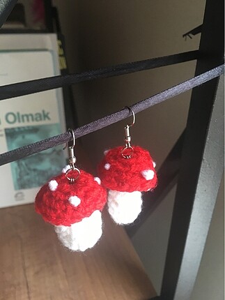 Kırmızı mantar küpe