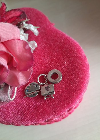 İthal Pembe Paletli  Fotograf Makineli Kadın Charm - Görsel 3