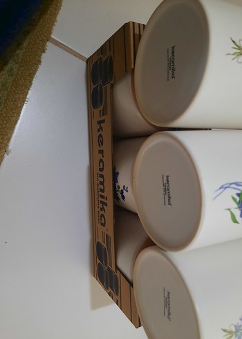 Beyaz Pastel Renkli Çiçek Desenli Saklama Kabı - Görsel 2