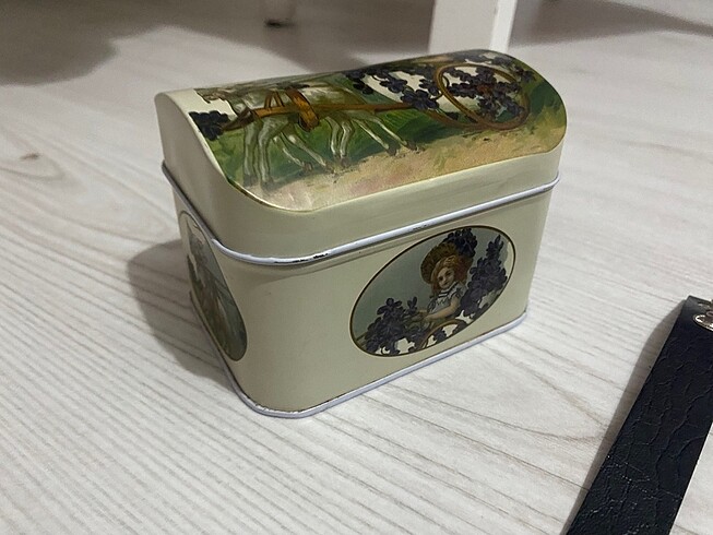 30 yıllık vintage kutu