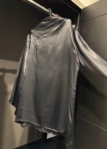 siyah dökümlü tunik - Görsel 4