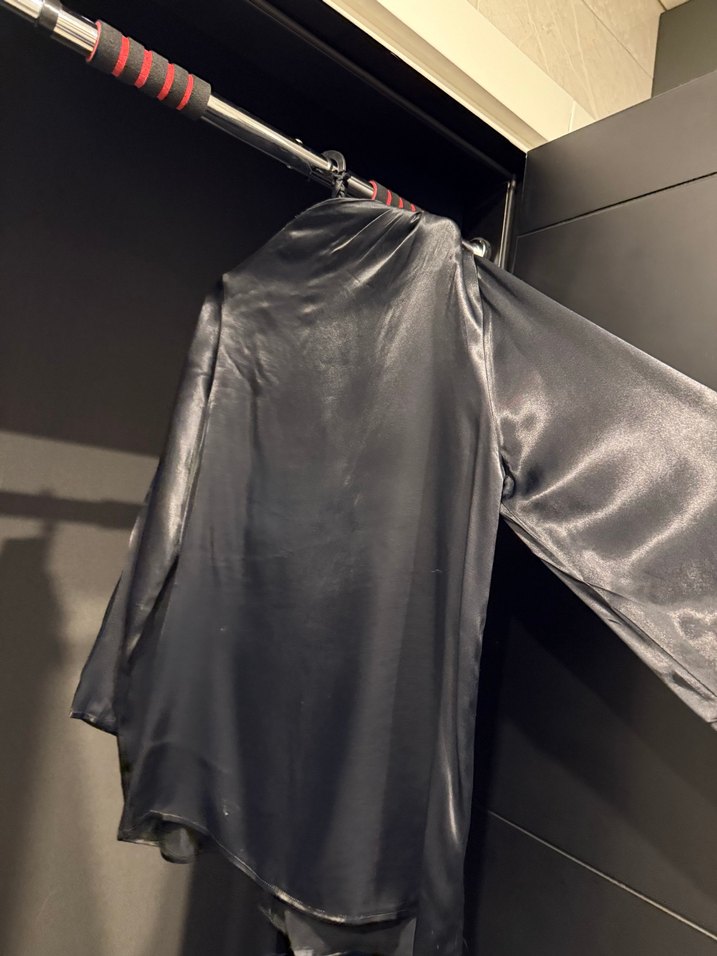 siyah dökümlü tunik - Görsel 2