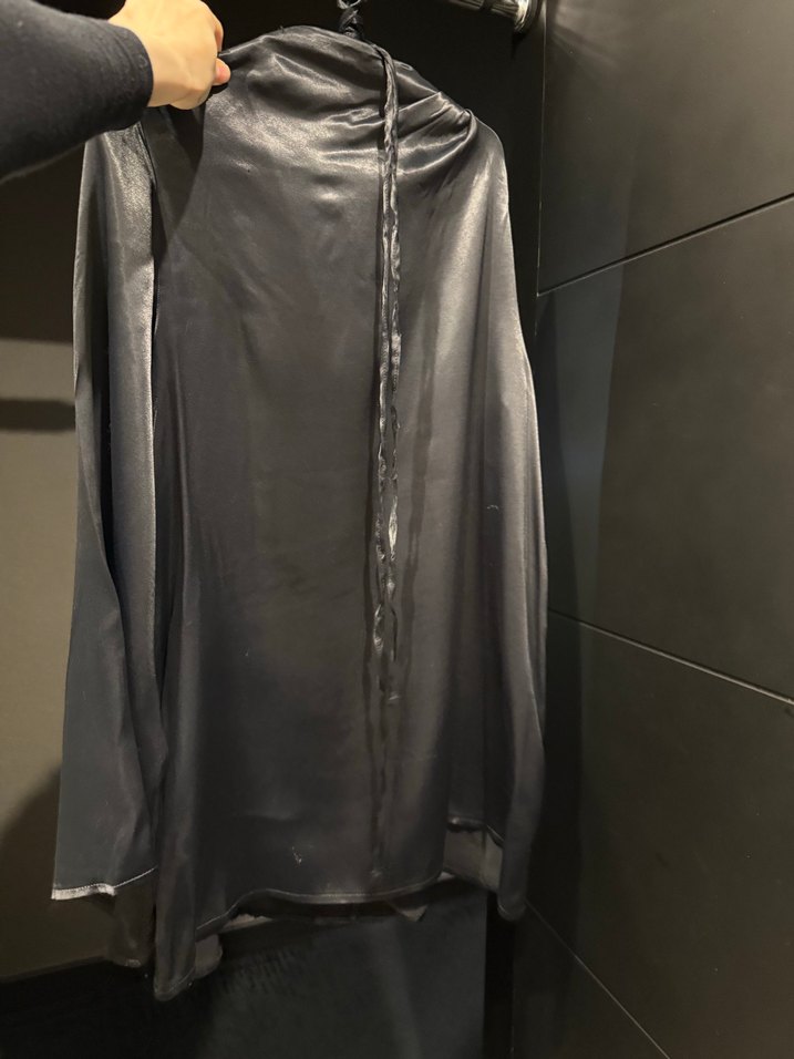 siyah dökümlü tunik - Görsel 3