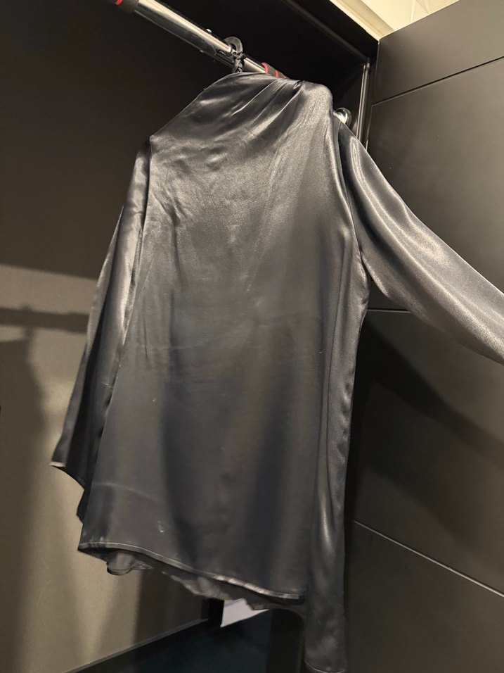 siyah dökümlü tunik - Görsel 4