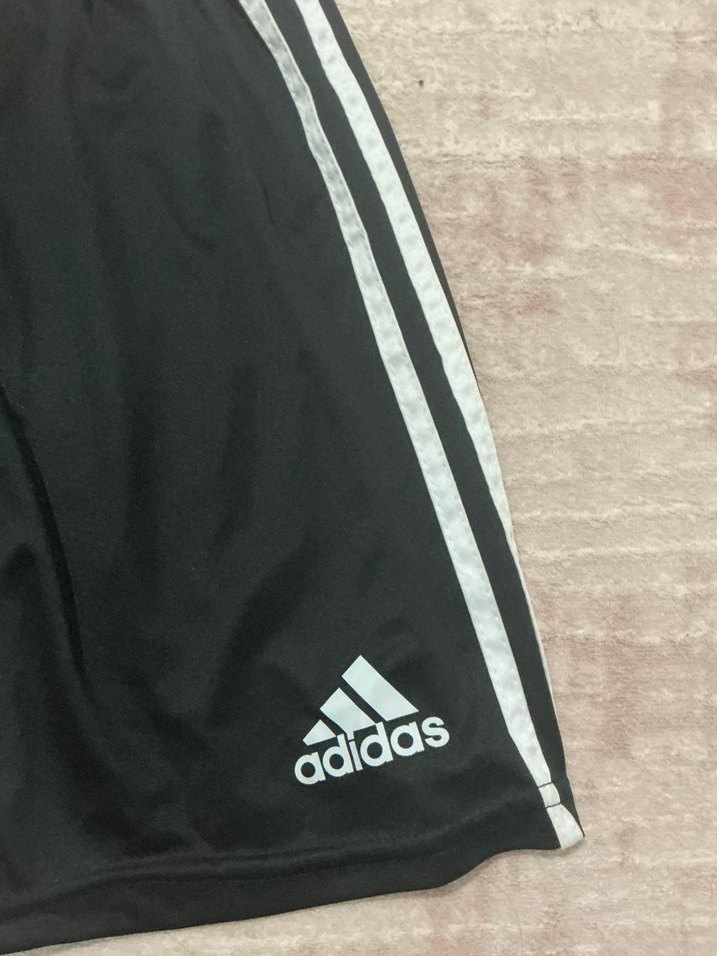 Adidas Siyah Unisex Midi Şort - Görsel 2
