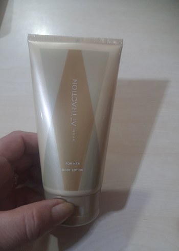 Avon Rare Gold Vücut Kremi 150ml - Görsel 4