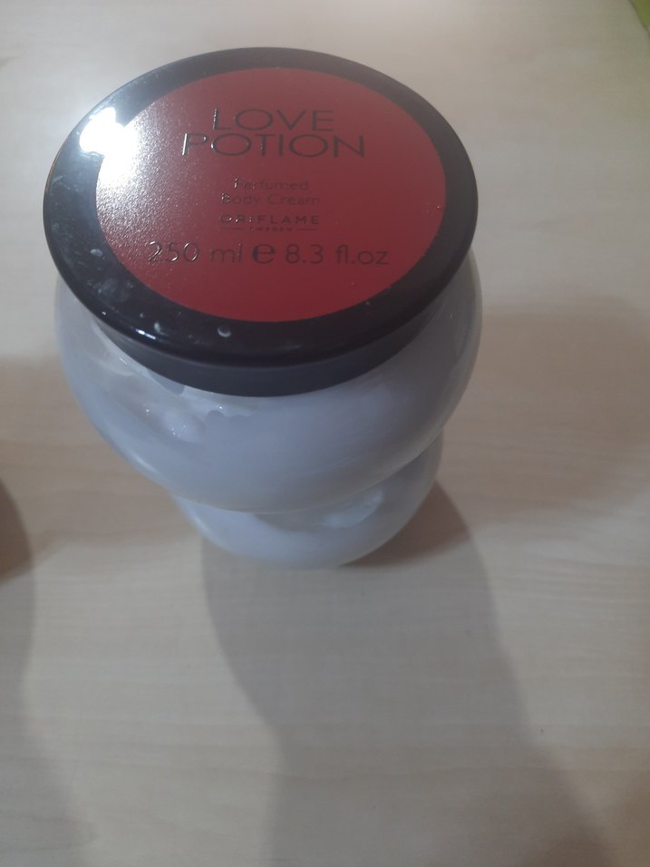 Oriflame Love Potion Parfümlü Vücut Kremi 250 ml adet fiiat - Görsel 2