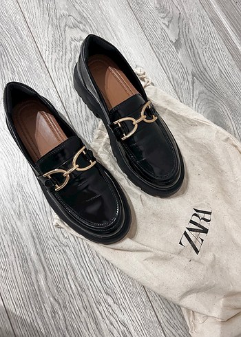 Zara Siyah Parlak Deri Loafer