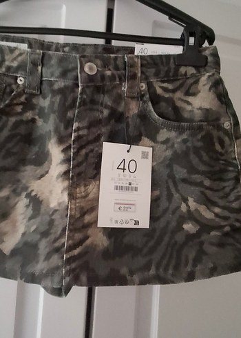 Stradivarius  şortlu mini etek - Görsel 6