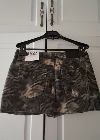 Stradivarius  şortlu mini etek - Görsel 8