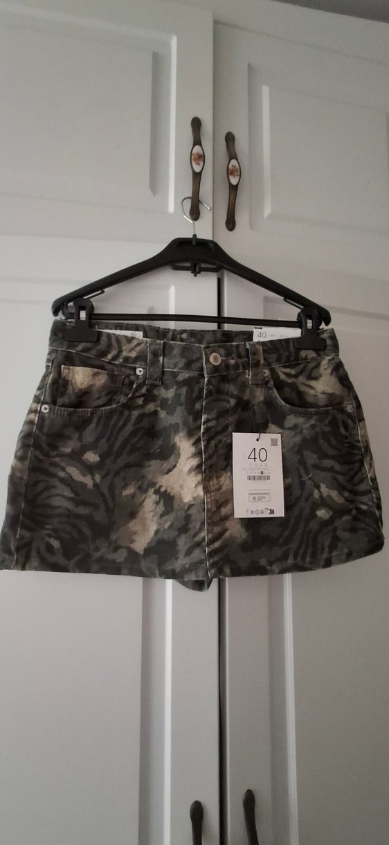 Stradivarius  şortlu mini etek - Görsel 4