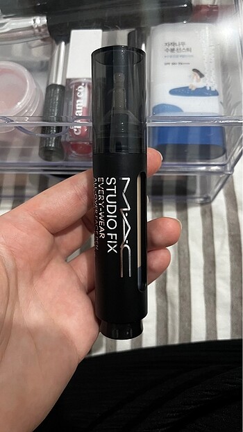 Mac studio Fix Every wear All-over çok amaçlı kalem fondöten