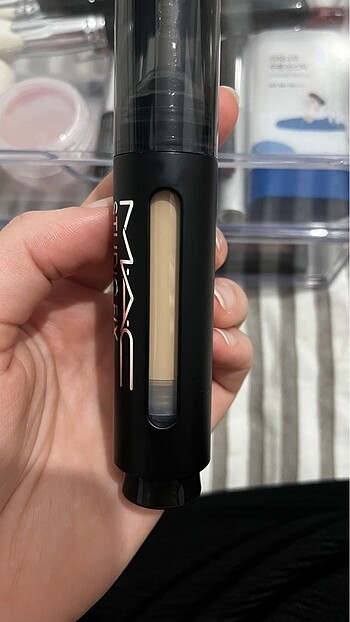 MAC Mac studio Fix Every wear All-over çok amaçlı kalem fondöten