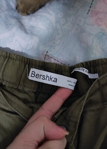 l Beden Bershka paraşüt pantolon