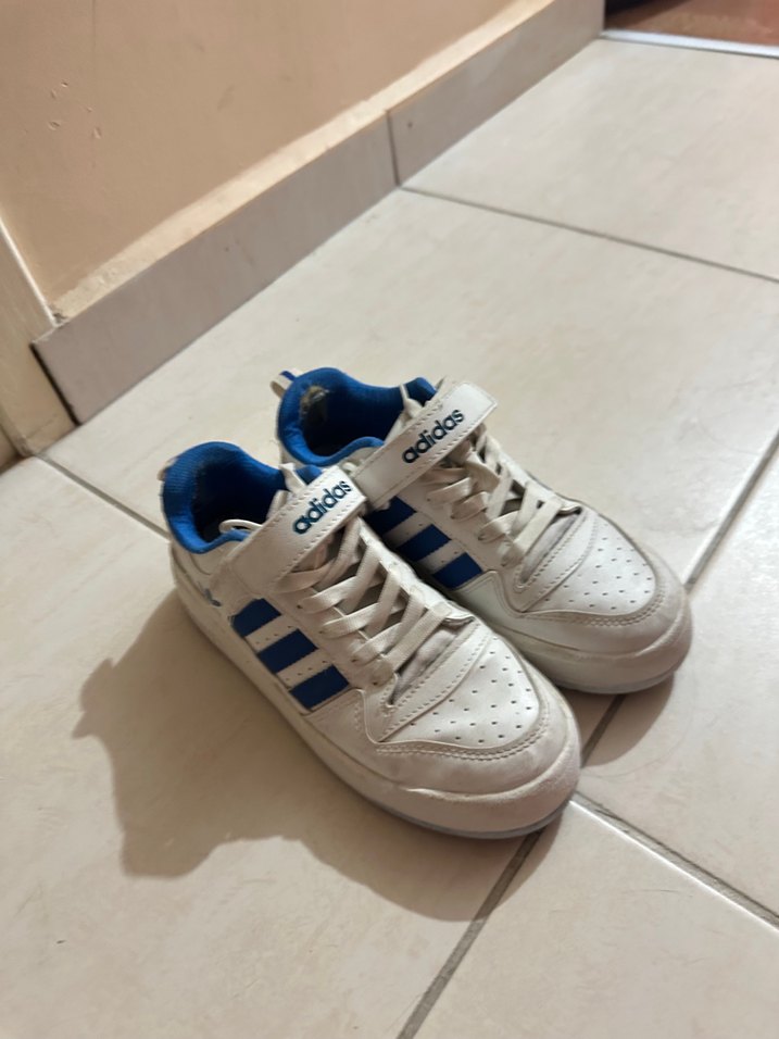 Adidas
Beyaz Spor Ayakkabı - Görsel 2