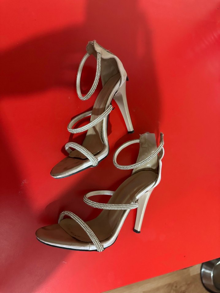 Diger Beyaz Yılan Desenli Stiletto Topuklu Ayakkabı - Görsel 2