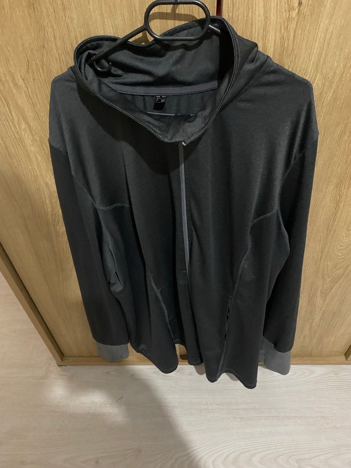 Siyah Uzun Kollu Yüksek Yakalı Sweatshirt - Görsel 2