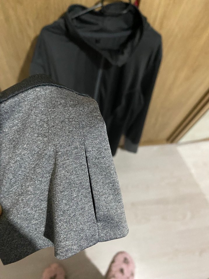 Siyah Uzun Kollu Yüksek Yakalı Sweatshirt - Görsel 4