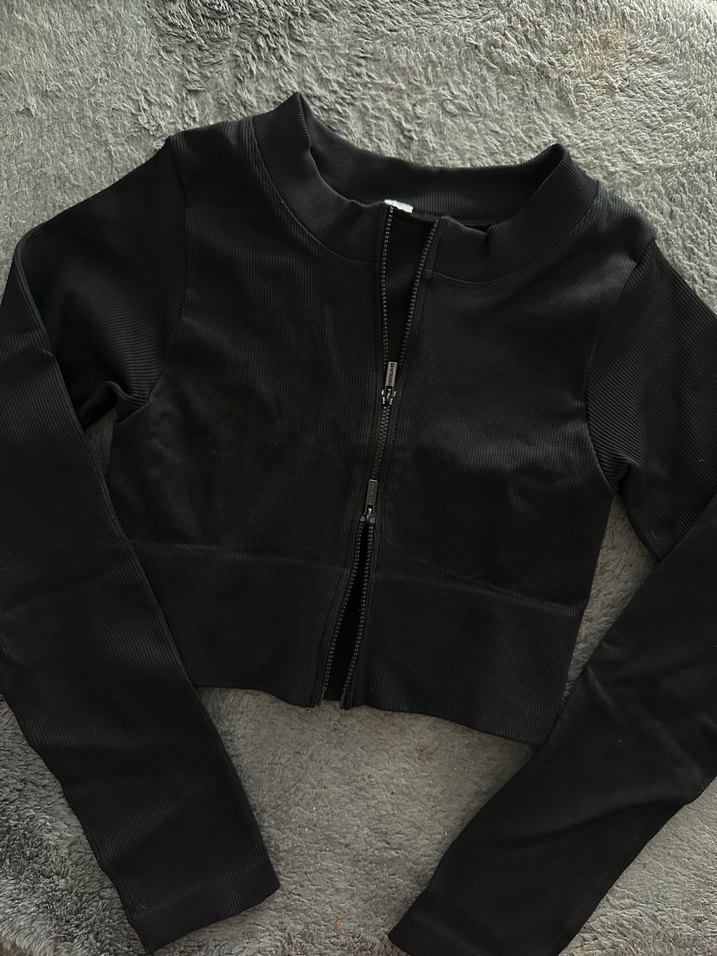 Fermuarlı Siyah Yüksek Yakalı Uzun Kollu Crop Top - Görsel 5