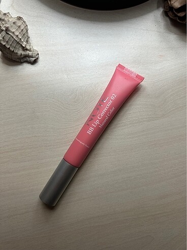 lip corrector