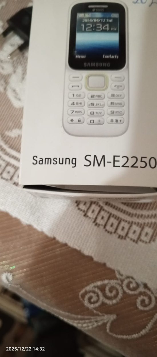 Samsung SM-E2250 Beyaz Düğmeli Telefon - Görsel 2