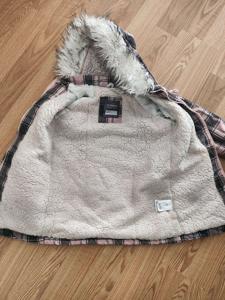 Sokak Stili Gri Pembe Ekoseli Kürklü Kaban - Görsel 3