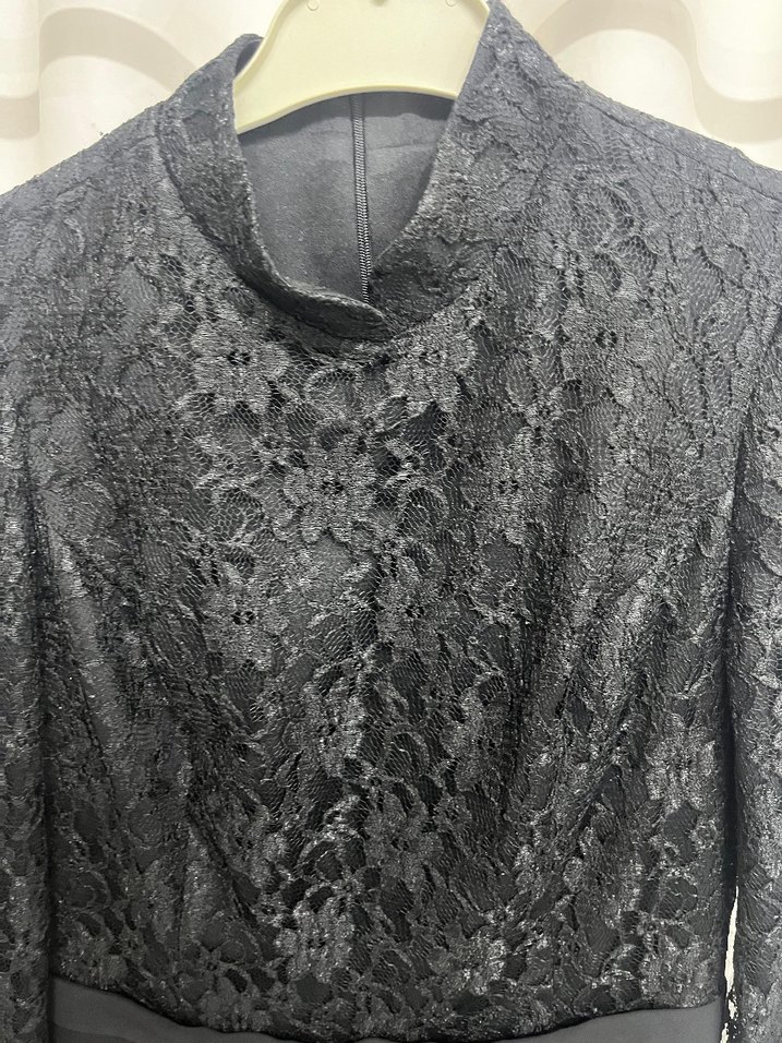 Dantel Detaylı Siyah Uzun Kollu Uzun Elbise - Görsel 3