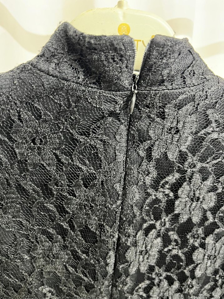 Dantel Detaylı Siyah Uzun Kollu Uzun Elbise - Görsel 4