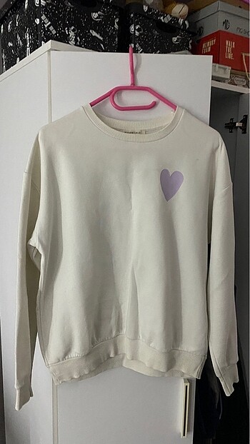 Sweatshirt