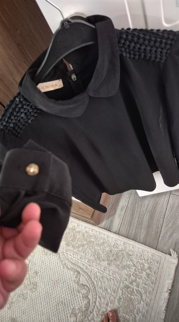 Siyah Balıkçı Yaka Nakışlı  Bluz - Görsel 2