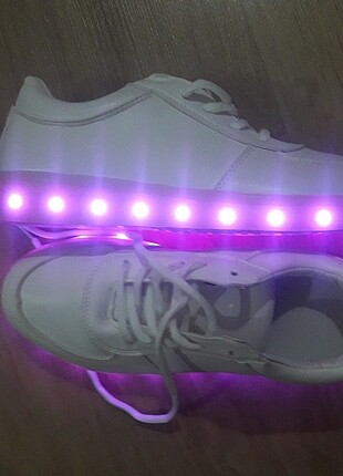 Işıklı ayakkabı 