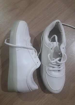 38 Beden beyaz Renk Işıklı ayakkabı 