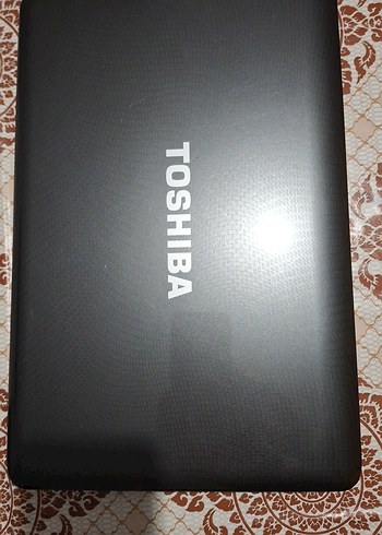 Siyah Toshiba Laptop