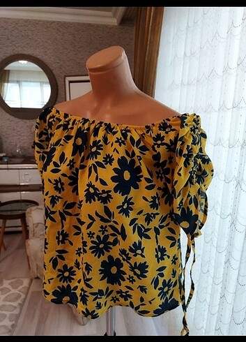 l Beden sarı Renk Çiçek desenli kollar bağcıklı bluz