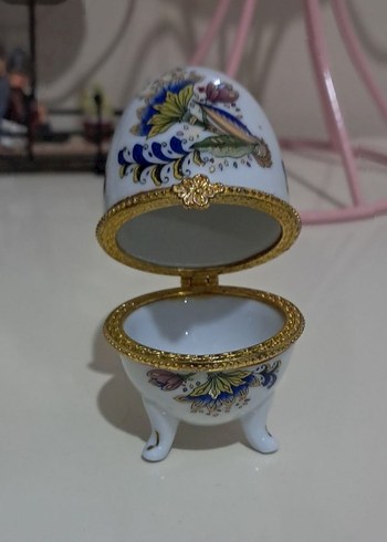 Ayaklı Beyaz Porselen Yumurta Biblo - Görsel 2