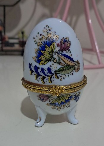 Ayaklı Beyaz Porselen Yumurta Biblo - Görsel 3