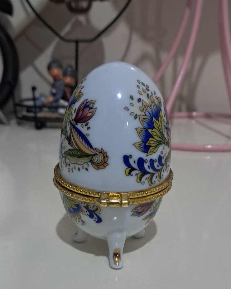 Ayaklı Beyaz Porselen Yumurta Biblo - Görsel 5