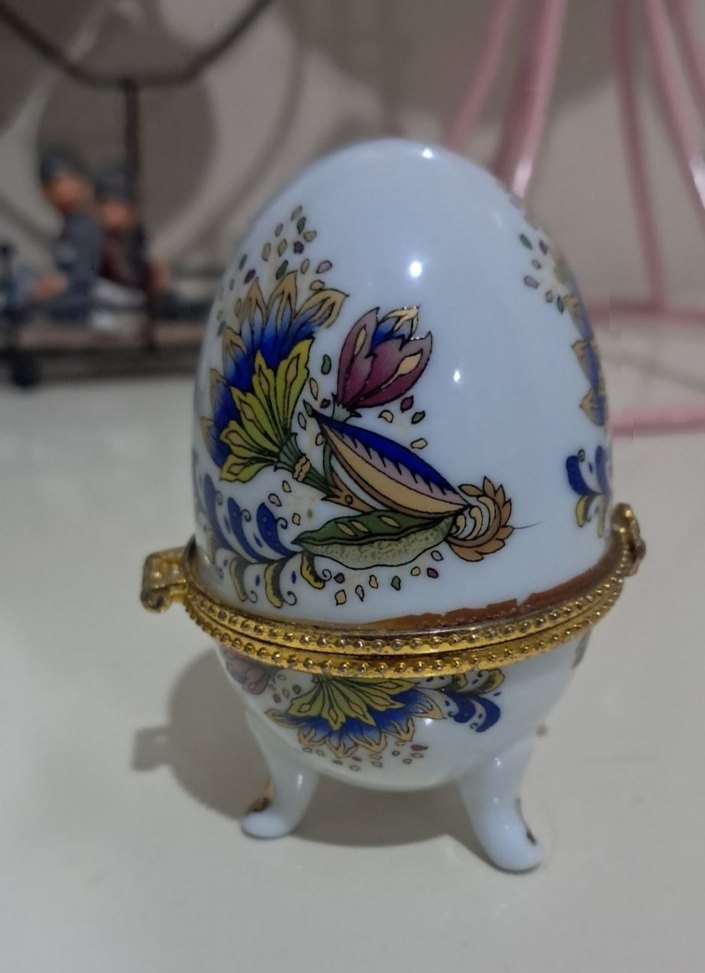 Ayaklı Beyaz Porselen Yumurta Biblo - Görsel 4