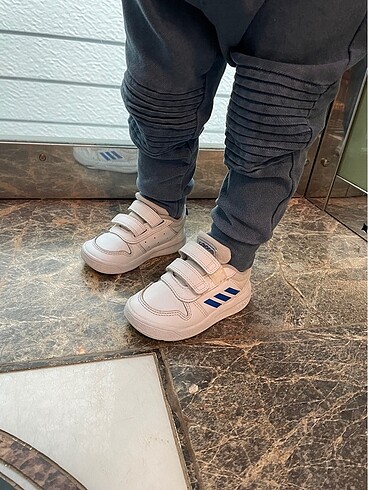Adidas spor ayakkabi