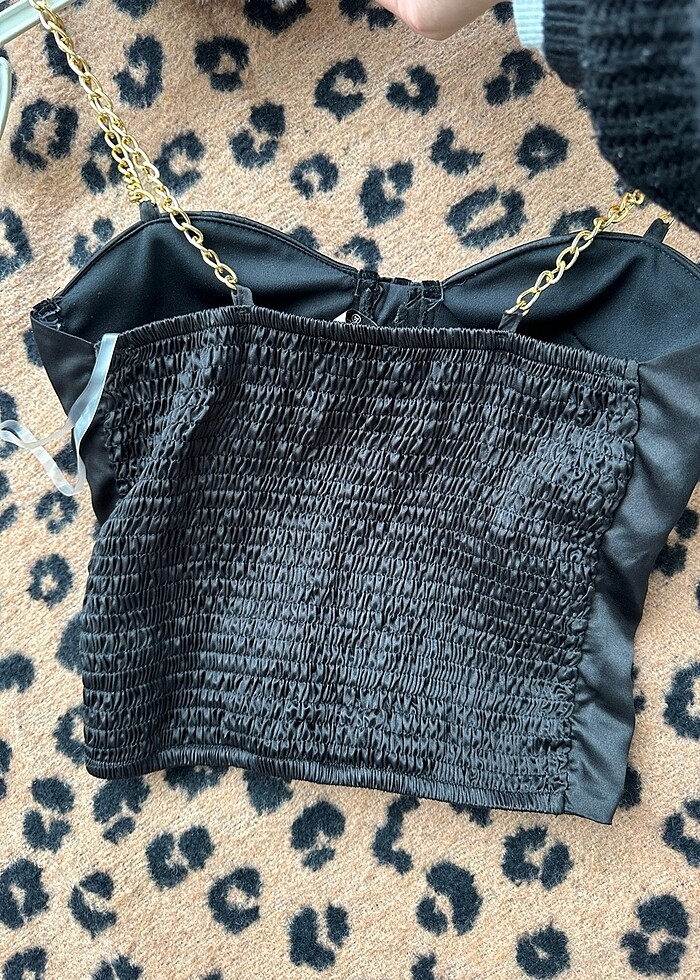 Siyah crop - Görsel 2