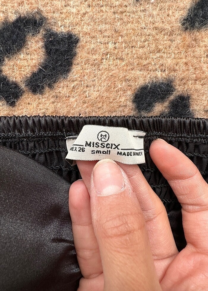 Siyah crop - Görsel 3