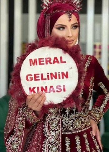 Hint işlemeli kına elbisesi