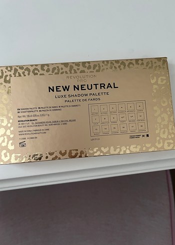 Revolution Pro New Neutral Luxe Eyeshadow Palette - Görsel 3