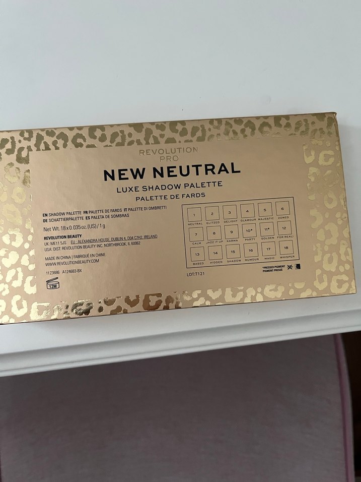Revolution Pro New Neutral Luxe Eyeshadow Palette - Görsel 3