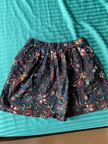 Stradivarius Mini çiçekli etek