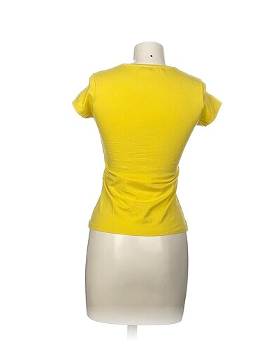 m Beden Diğer T-shirt %70 İndirimli.