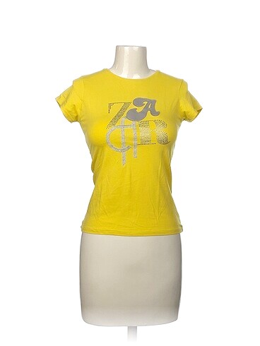 Diğer T-shirt %70 İndirimli.